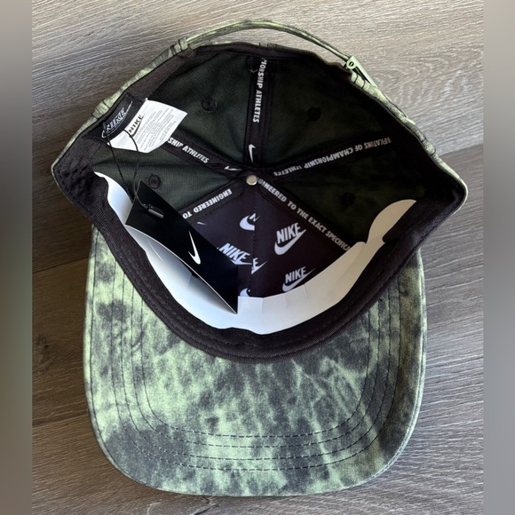 NIKE Golf Aerobill Classic99 StrapBack Hat NWT - Picture 4 of 5